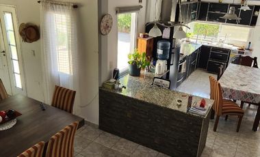 Casa en venta de 4  dormitorios en Plottier