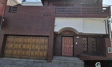 Casa en venta de 4 dormitorios c/ cochera en Ituzaingó Norte