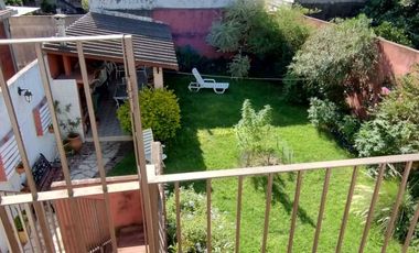 Casa en venta multifamiliar c/ cochera en San Justo