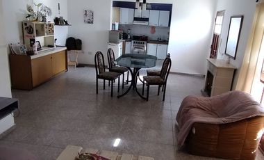 Casa en venta multifamiliar c/ cochera en San Justo