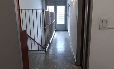 Casa en venta multifamiliar c/ cochera en San Justo