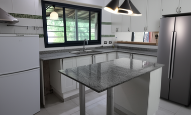 Casa en venta de 2 dormitorios c/ cochera en Zárate