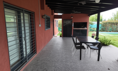 Casa en venta de 2 dormitorios c/ cochera en Zárate