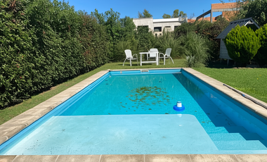 Casa en venta de 2 dormitorios c/ cochera en Zárate