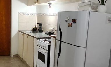 4 E/ 126 y 127-Depto en P.B. 1 dormitorio con patio en Berisso, Zona U.T.N.