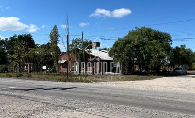 Casa en venta de 3 dormitorios c/ cochera en Campo Quijano