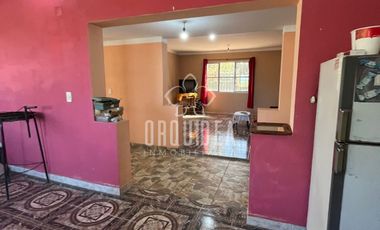 Casa en venta de 3 dormitorios c/ cochera en Campo Quijano