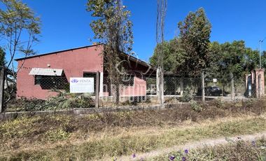 Casa en venta de 3 dormitorios c/ cochera en Campo Quijano