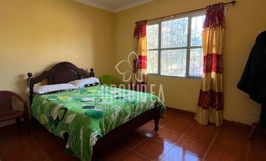 Casa en venta de 3 dormitorios c/ cochera en Campo Quijano