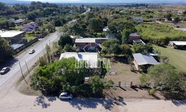 Casa en venta de 3 dormitorios c/ cochera en Campo Quijano