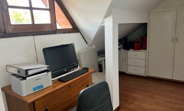 Chalet en venta de 5 dormitorios c/ cochera en General Roca