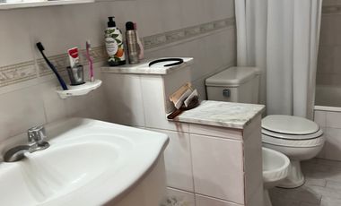 Chalet en venta de 5 dormitorios c/ cochera en General Roca