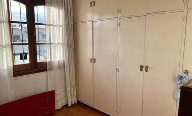 Chalet en venta de 5 dormitorios c/ cochera en General Roca