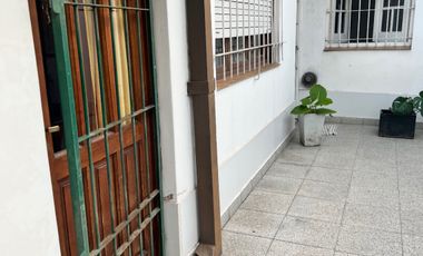 Chalet en venta de 5 dormitorios c/ cochera en General Roca