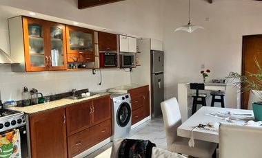 Chalet en venta de 5 dormitorios c/ cochera en General Roca