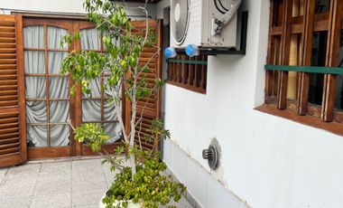 Chalet en venta de 5 dormitorios c/ cochera en General Roca