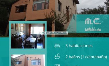 V192.CASA 3 DORMITORIOS. 120mt2. ALARMA. SOBRE CALLE ADOQUINADA.