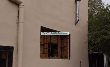 V192.CASA 3 DORMITORIOS. 120mt2. ALARMA. SOBRE CALLE ADOQUINADA.