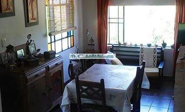 V192.CASA 3 DORMITORIOS. 120mt2. ALARMA. SOBRE CALLE ADOQUINADA.