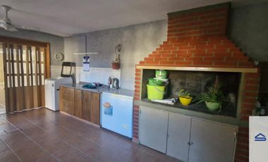 Casa en venta de 4 dormitorios c/ cochera en Maipú