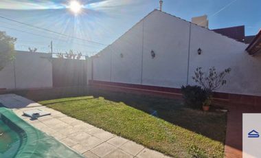 Casa en venta de 4 dormitorios c/ cochera en Maipú