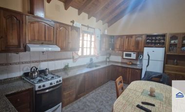 Casa en venta de 4 dormitorios c/ cochera en Maipú