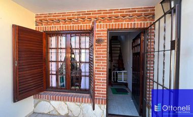 Dúplex en venta de 3 dormitorios c/ cochera en Costa Azul