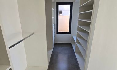 Casa en venta de 3 dormitorios c/ cochera en Russell