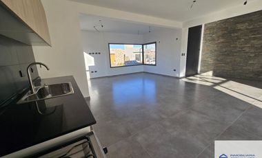 Casa en venta de 3 dormitorios c/ cochera en Russell