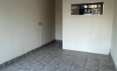 Local comercial en alquiler ubicado en Parque Chacabuco