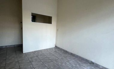 Local comercial en alquiler ubicado en Parque Chacabuco