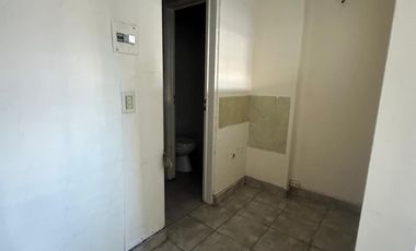 Local comercial en alquiler ubicado en Parque Chacabuco