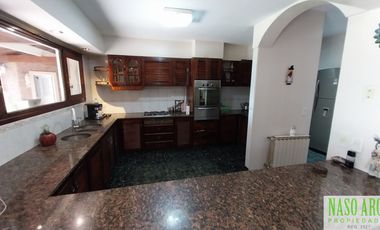 OPORTUNIDAD. BAJO SU VALOR. Chalet venta en Sierra de los Padres. Gas Natural