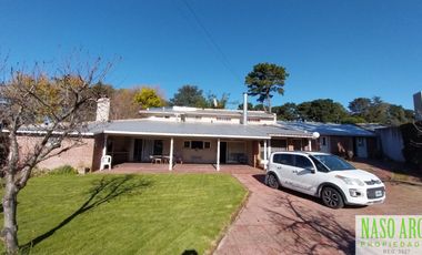 OPORTUNIDAD. BAJO SU VALOR. Chalet venta en Sierra de los Padres. Gas Natural