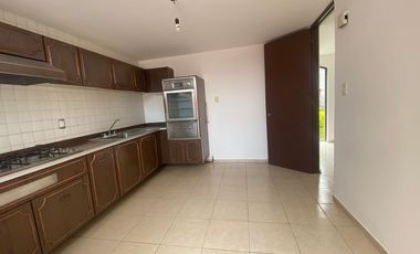 CASA EN RENTA FUENTES DE SATELITE, JARDIN, IMPECABLE.