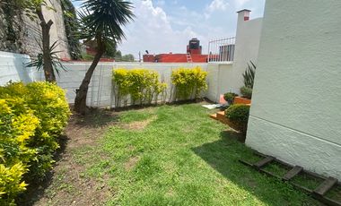 CASA EN RENTA FUENTES DE SATELITE, JARDIN, IMPECABLE.