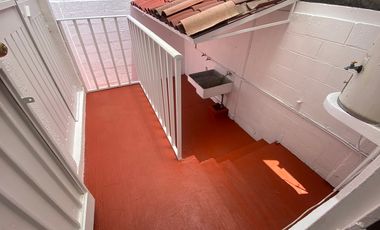 CASA EN RENTA FUENTES DE SATELITE, JARDIN, IMPECABLE.