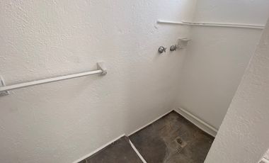 CASA EN RENTA FUENTES DE SATELITE, JARDIN, IMPECABLE.