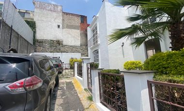 CASA EN RENTA FUENTES DE SATELITE, JARDIN, IMPECABLE.