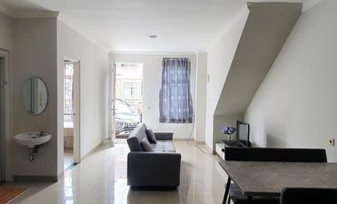 Townhouse Taman Ayu Lippo Karawaci di lantai dasar