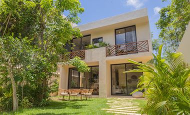 Villa de lujo en Aldea Zamá, Tulum – Inversión segura con entrega inmediata