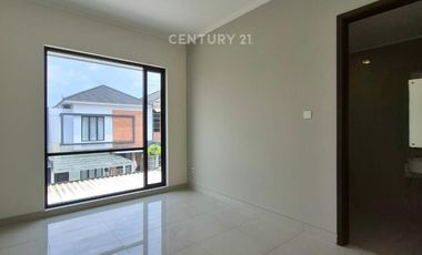 Rumah Rapi Siap Huni Di Discovery Bintaro  8601