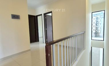 Rumah Rapi Siap Huni Di Discovery Bintaro  8601
