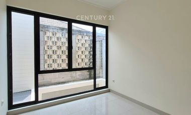 Rumah Rapi Siap Huni Di Discovery Bintaro  8601