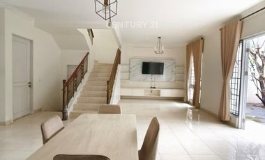 Disewakan Rumah Luas Di Dekat Pintu Tol BSD  9142