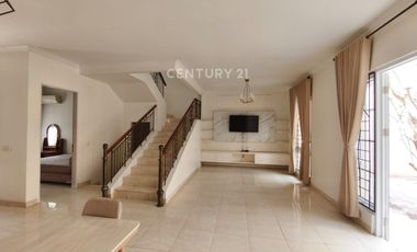 Disewakan Rumah Luas Di Dekat Pintu Tol BSD  9142