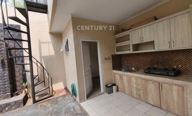 Disewakan Rumah Luas Di Dekat Pintu Tol BSD  9142