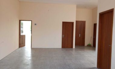 Dikontrakkan Rumah baru View Sawah di seputaran utara Kampus UGM Jln K