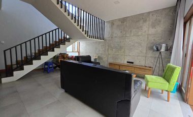 Rumah mewah dekat kampus NW Pagesangan Mataram