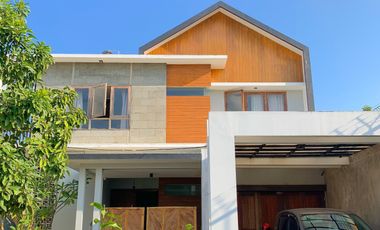 Rumah mewah dekat kampus NW Pagesangan Mataram